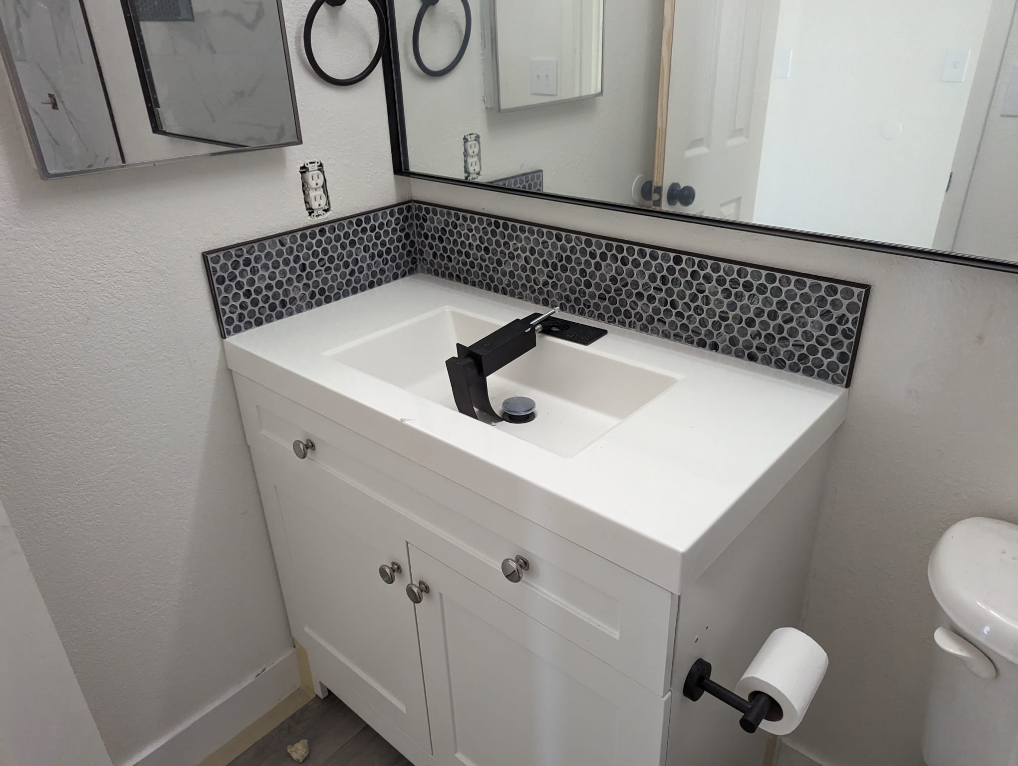 bathroom image 4